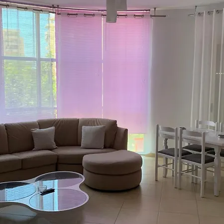 Summer Oasis In The Heart Of Apartament